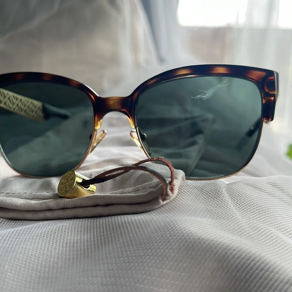 Tory Burch Tortoise Shell Sunglasses - Picture 4 of 11